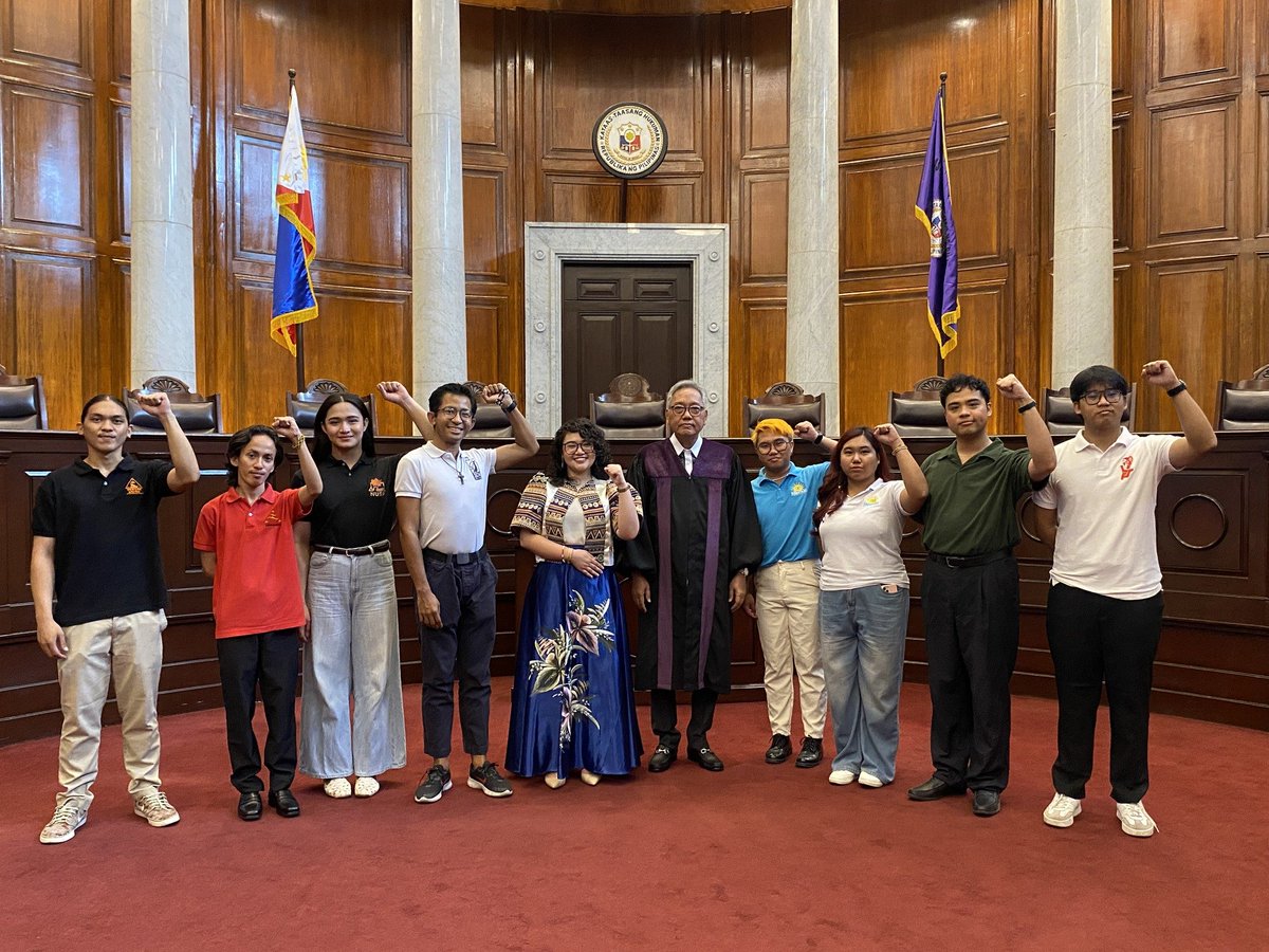SCMPhilippines's tweet photo. Nakasama ang SCMP sa panunumpa ni papasok na Kinatawan ng @KabataanPL Atty. @renee_co_ sa harapan ni Mahistradong Katuwang na si Rodil Zalameda, isa sa nagdesisyon na banta sa buhay ang red-tagging
#Kabataan
#PagAsaNgBayan
#LabanKabataan
#UpholdHumanRights
#NoToRedTagging https://t.co/cPjgd63YOL