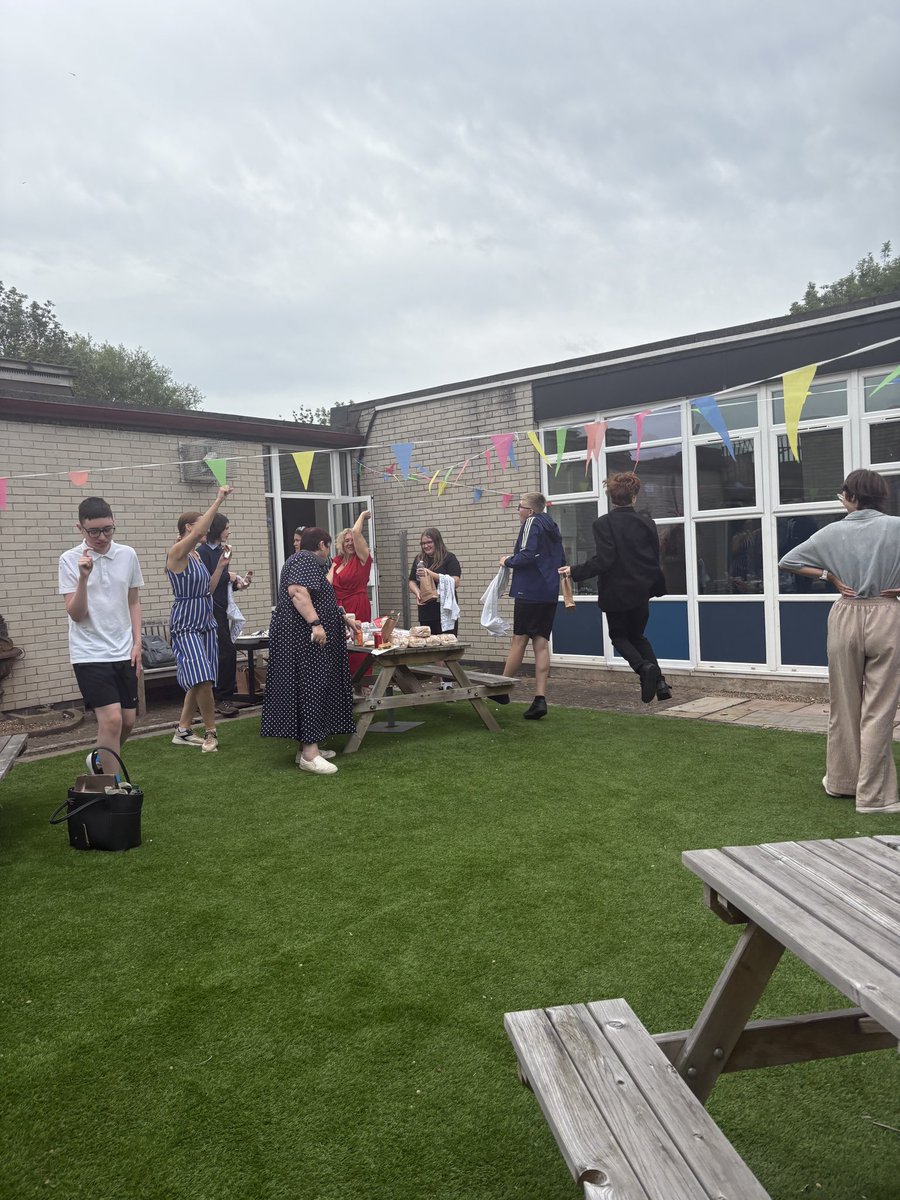 Year 11 are back to say goodbye to us today….. they have had a day full of shirt signing, photos, a BBQ and their assembly to come with the highly anticipated awards! Prom tonight. Year 11, you have been a joy!
