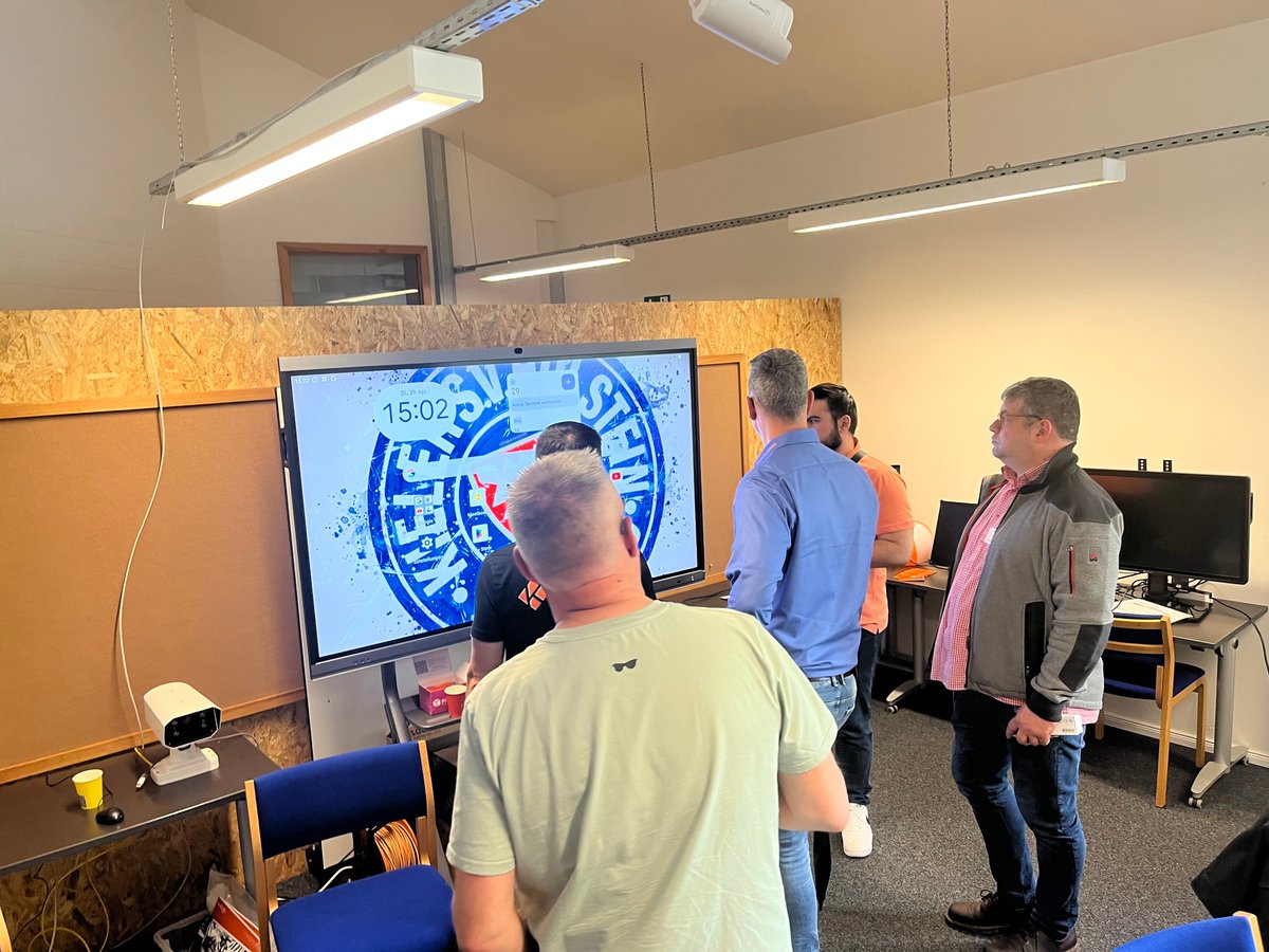 AGNeovoDisplays's tweet photo. Smart Workspace in Action at TÖZ, Germany! From signage to seamless collaboration, Read the full case story: https://t.co/uZdoOTsxlB

#AGNeovo #SmartWorkspace #DigitalSignage #VideoWall #Meetboard #CoworkingSpace https://t.co/5eXjOCCDJ9