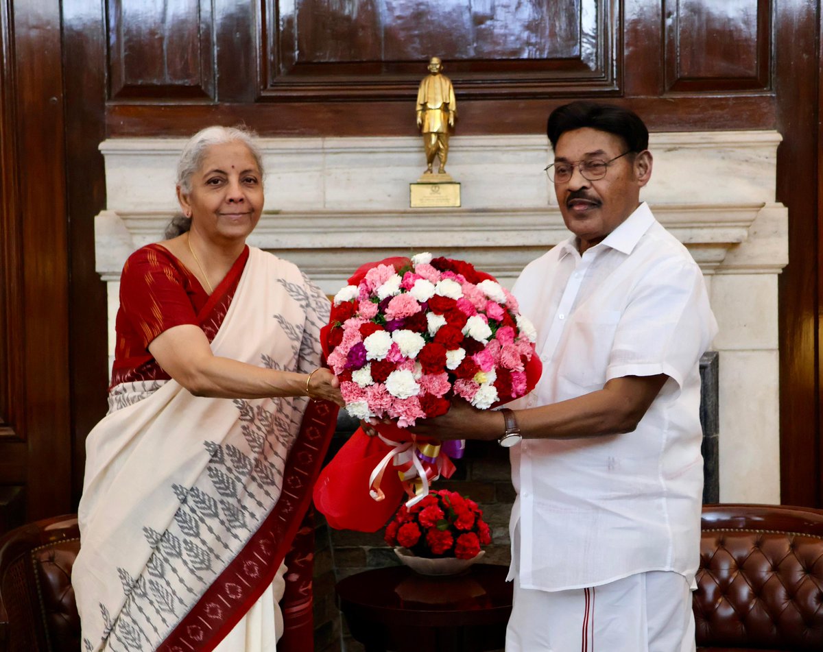 PaarivendharTR's tweet image. Had the honour of paying a courtesy call on Hon’ble Finance Minister Smt. @nsitharaman Ji.

A brief yet meaningful interaction, expressing gratitude for her steadfast leadership in advancing India’s economic vision.

#CourtesyCall #FinanceMinister #Leadership #NewIndia