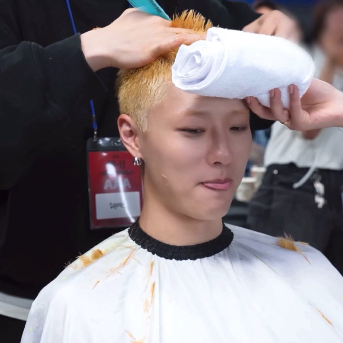 우말조 진짜 극사실주의임
여니가 진짜 메롱을 했엇음