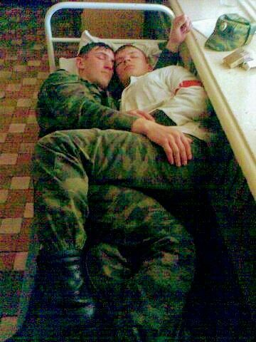 HnhNhungNguyn1's tweet photo. Someone pls draw this as Bertholdt and Reiner
#reibert #betrei #aot #snk #bertholdthoover #reinerbraun https://t.co/bjQxKrzcTt