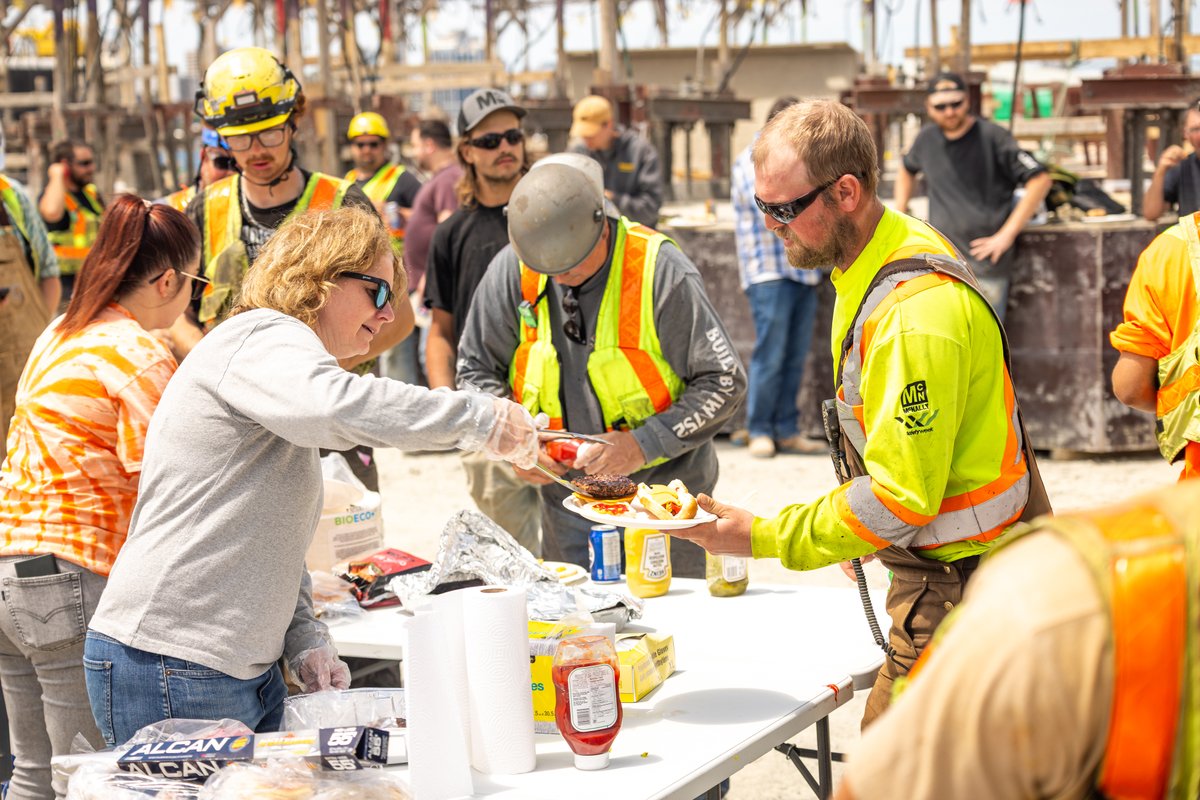 BuildTogetherNS's tweet photo. Yesterday we were pleased to present McNally Construction with a certificate of recognition for their commitment to creating diverse and inclusive workplaces. There are currently tradeswomen from multiple Unions working on this marine project. Thank you McNally for being an Ally! https://t.co/8toTBJKSdC