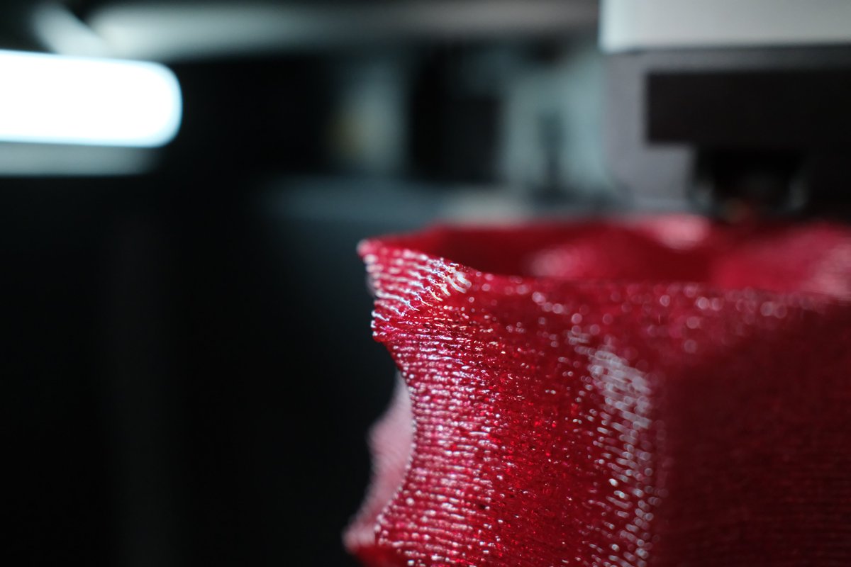 properprinting's tweet image. These are some thick layers! I&apos;m currently printing with a 1.8mm nozzle on the @BambulabGlobal X1C. As far as I&apos;m aware, this hasn&apos;t been done before and it can be achieved with a relatively simple and very cheap non-destructive mod.

This however is the beginning of my modding…