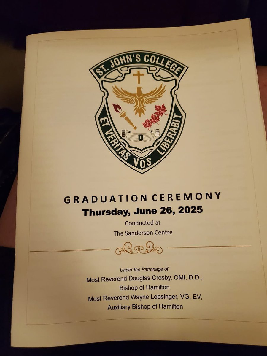 🎉Congratulations to Our 🦅Grads!🎉
Your hard work, late nights, faith and big dreams brought you here - now go see where they take you next.
