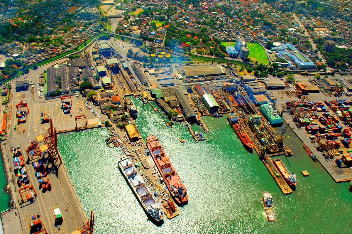 DefenceDecode's tweet image. India's MDL is set to acquire a controlling stake in Sri Lanka’s Colombo Dockyard PLC🇱🇰 for up to USD 52.96 million, marking its first overseas acquisition.
Positioned in the Indian Ocean, the shipyard offers #MDL a strategic maritime presence as it evolves into a regional and