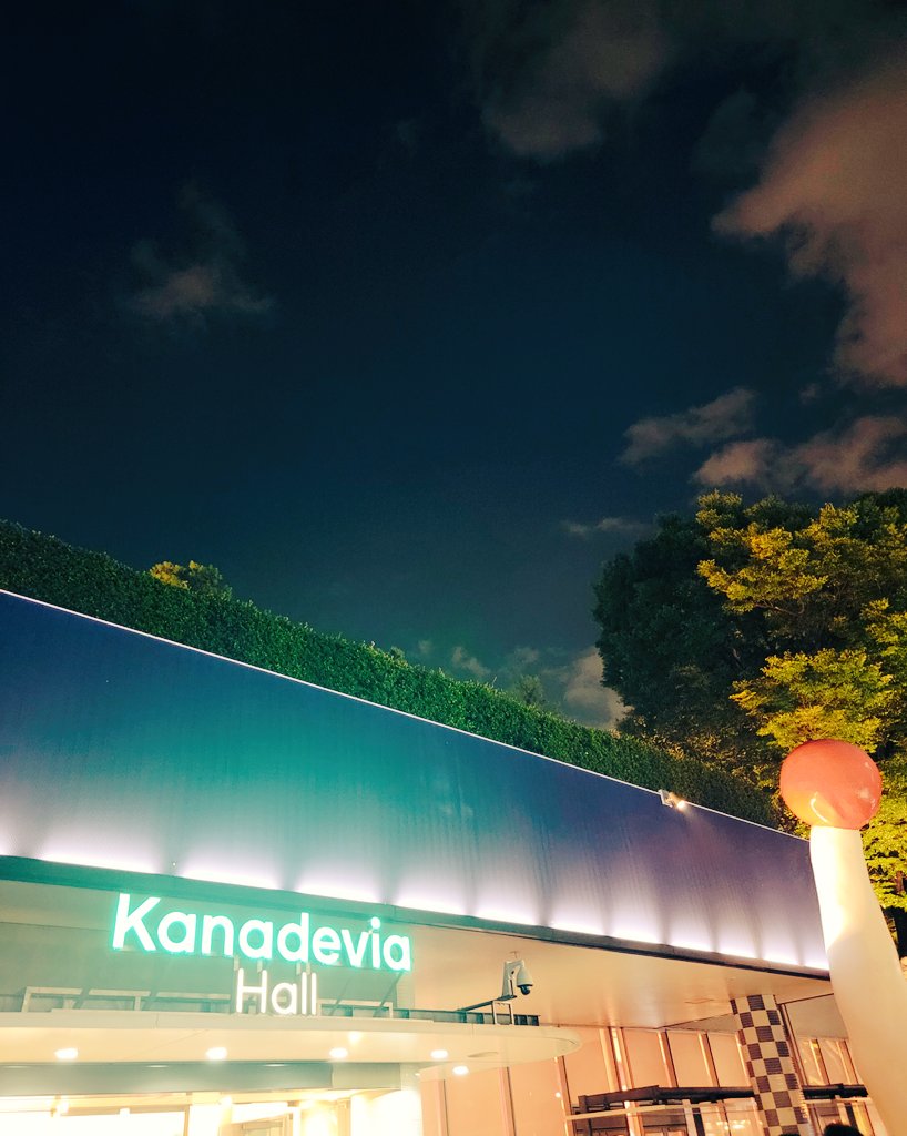 slavsnet_ape309's tweet photo. TK from 凛として時雨
"Whose Blue Tour 2025 Final"
開始1秒で魂持ってかれて気づいたら宇宙にいた
音、光、言葉、全部が刺さって放心状態
余韻で現世に戻れず
語彙力失ってる今がいちばん幸せ
#Tkfrom凛として時雨 #WhoseBlue 
音に溺れて映像に飲まれてTKに引きずり込まれた最高の夜 https://t.co/FsKGuBYYkG