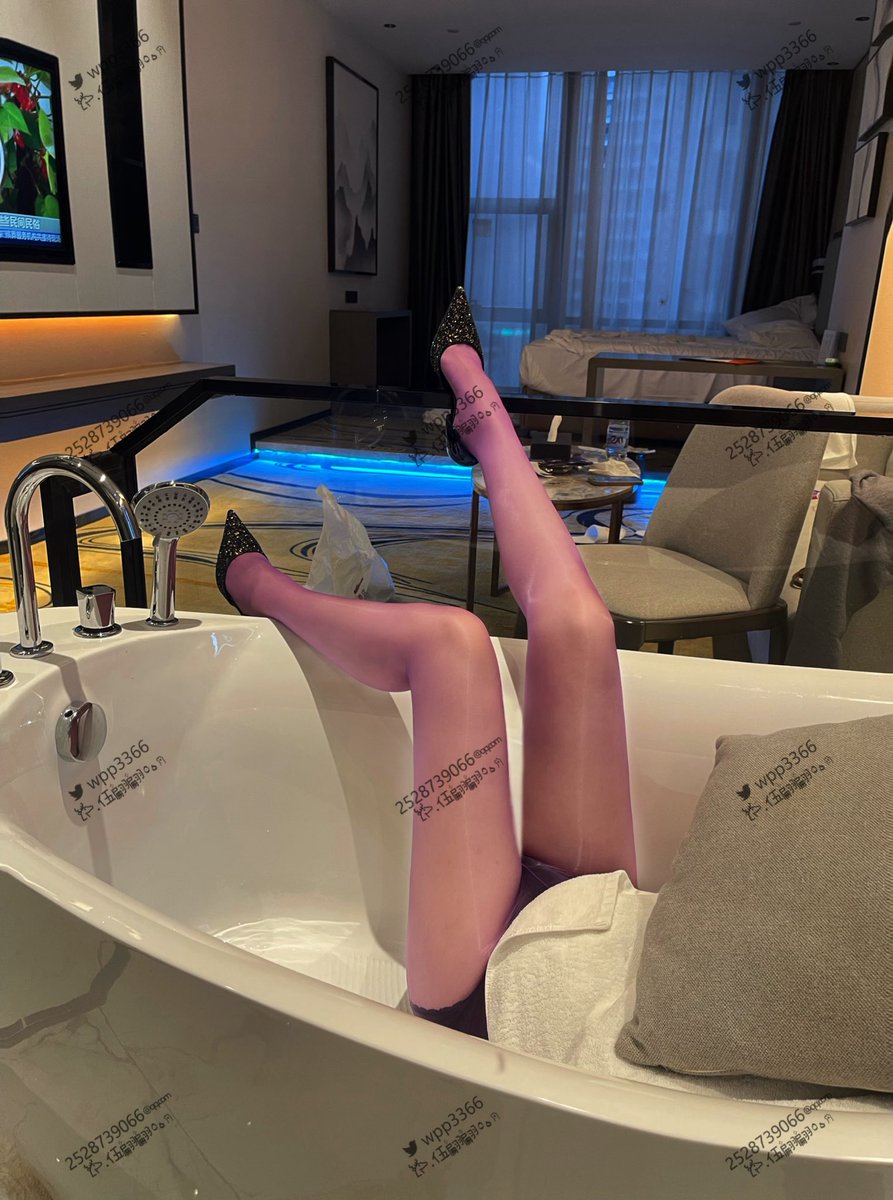 黄推福利内容 - 伍翩翩的精彩图片 福利姬伍翩翩分享的黄推图片4 - 网红私拍内容