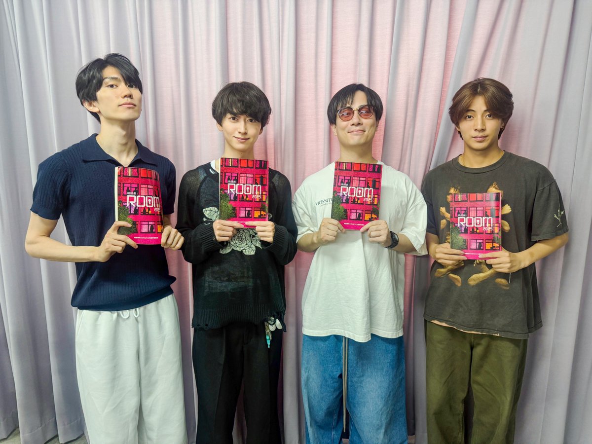 🚪#朗読劇ROOM2025 6/28(土)の公演情報🚪
開演時間：13:00/18:00
開場時間：12:30/17:30
出演者：#池田匡志 #鈴木達央 #中村竜大(#LILLEAGUE) #樋口幸平

全席完売となり当日券はありませんが13:00公演は配信があるのでそちらでお楽しみください✨
⬇️配信チケット販売中です
l-tike.zaiko.io/e/room2025