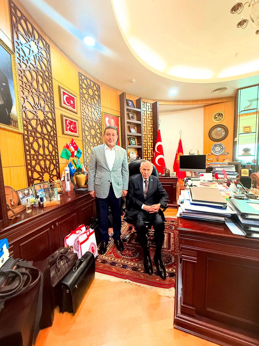 Genç Başkandan Bilge liderine geçmiş olsun ziyareti.Harran Belediye başkanı Mahmut Özyavuz MHP lideri Sn.Devket Bahçeli,yi ziyaret ederek Sanliurfalilarin geçmiş olsun dileklerini ve dualarını iletti.<a href="/dbdevletbahceli/">Devlet Bahçeli</a> .<a href="/mahmutozyavuz/">Mahmut Özyavuz</a> .<a href="/MhpTbmmGrubu/">MHP TBMM Grubu #MHP</a> .<a href="/harranbel/">HARRAN BELEDİYESİ</a>