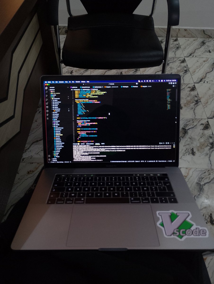 prospercode's tweet image. I just landed a new role as a software engineer at a company. 🥺
I’ll be focusing on building and maintaining software that actually solves problems.🎉
Grateful for how far I’ve come, react native did...🔥
PS: @lingodotdev hoodie looks so cool 😎