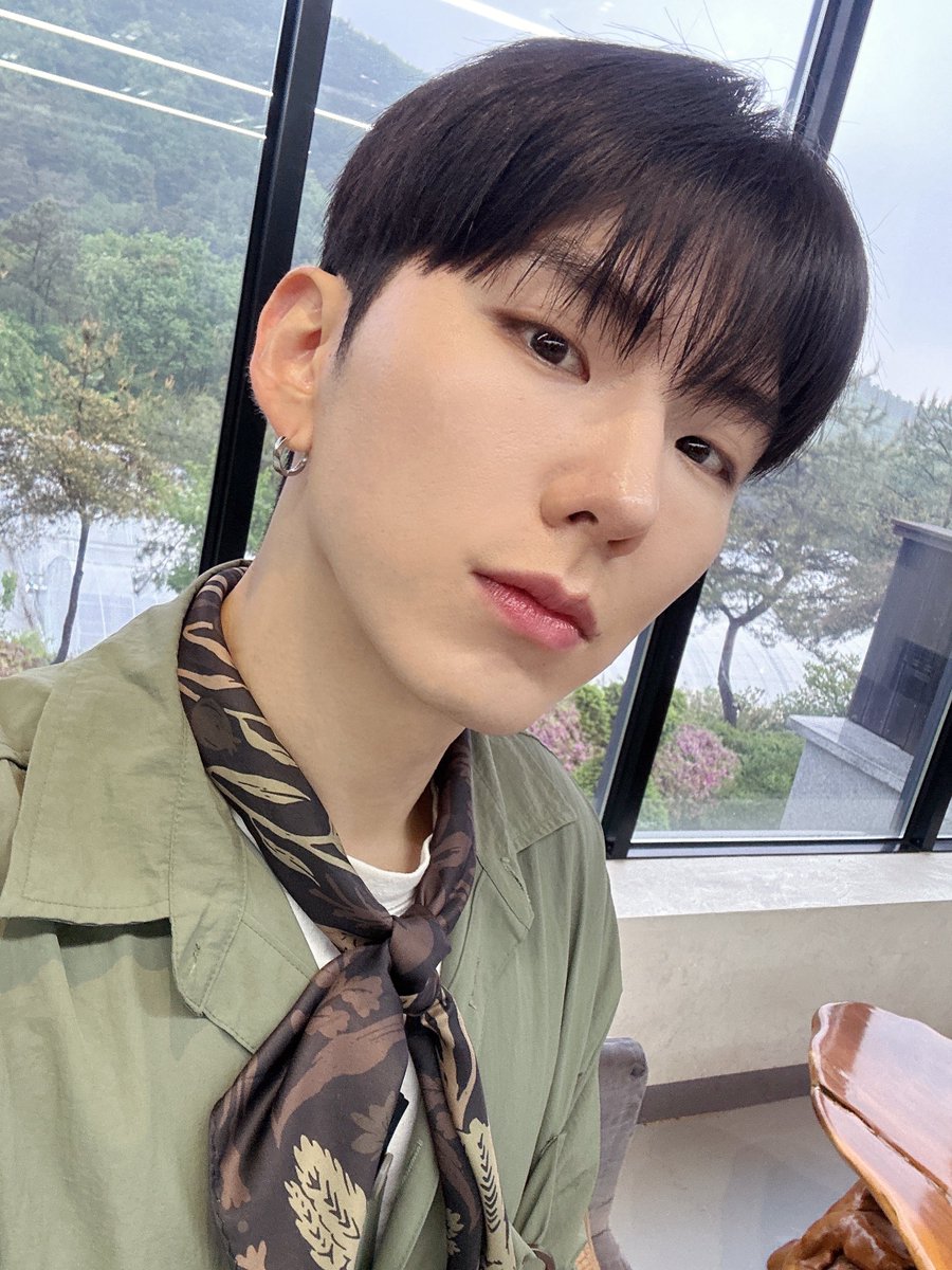 OfficialMONSTAX's tweet photo. 비가오든말든 우린 뛴다!!!! #기현 https://t.co/YNj6OtwbDK