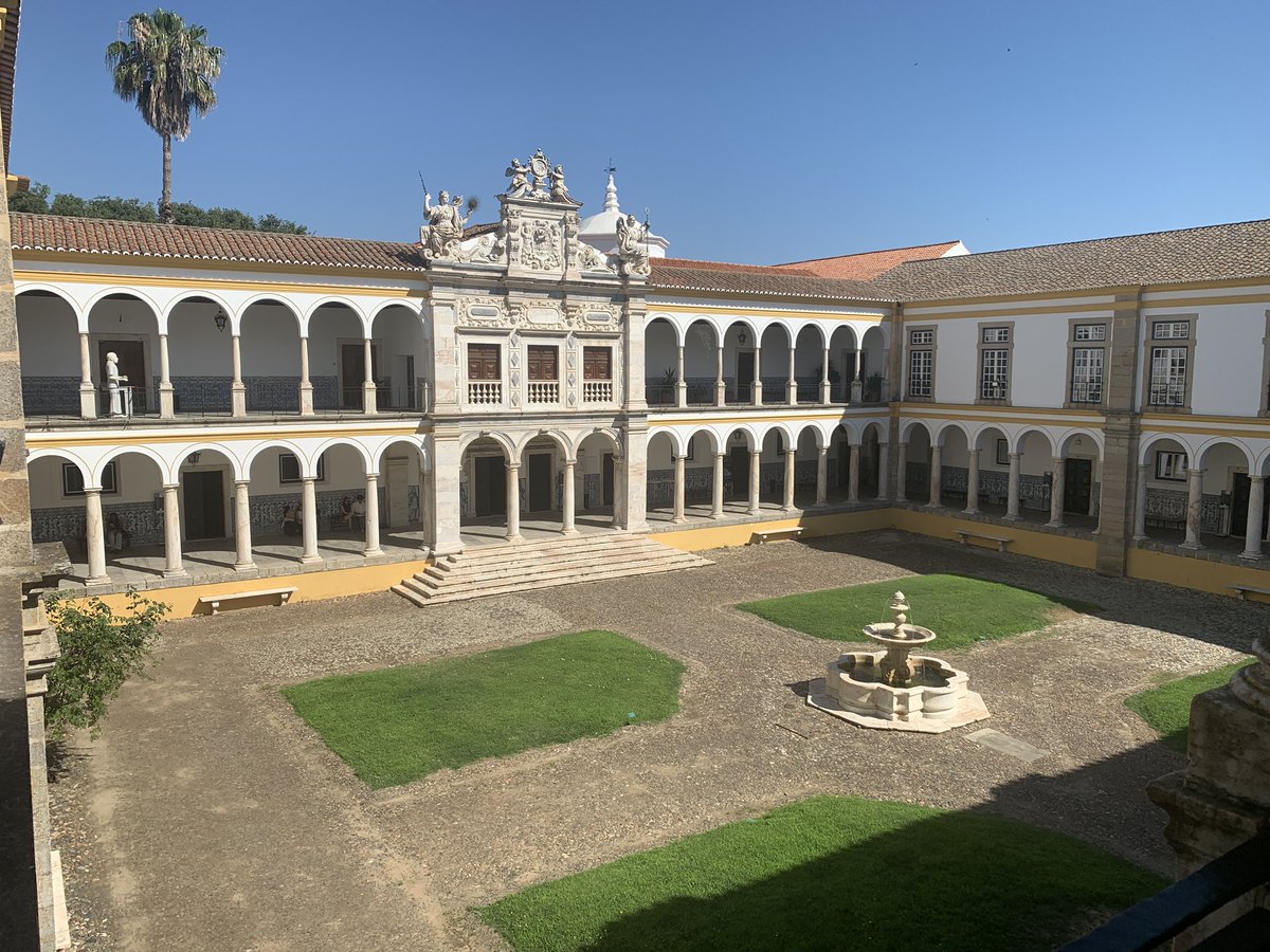 smani_lab's tweet image. I am attending the E-NICHE Annual Meeting in #Évora. 1 of the WG1 topic is to design strategies toidentify the gene networks responsible for the biosynthesis of specialized metabolites. These metabolites could potentially be tested as antimicrobial agents e-niche.eu/news/e-niche-a…