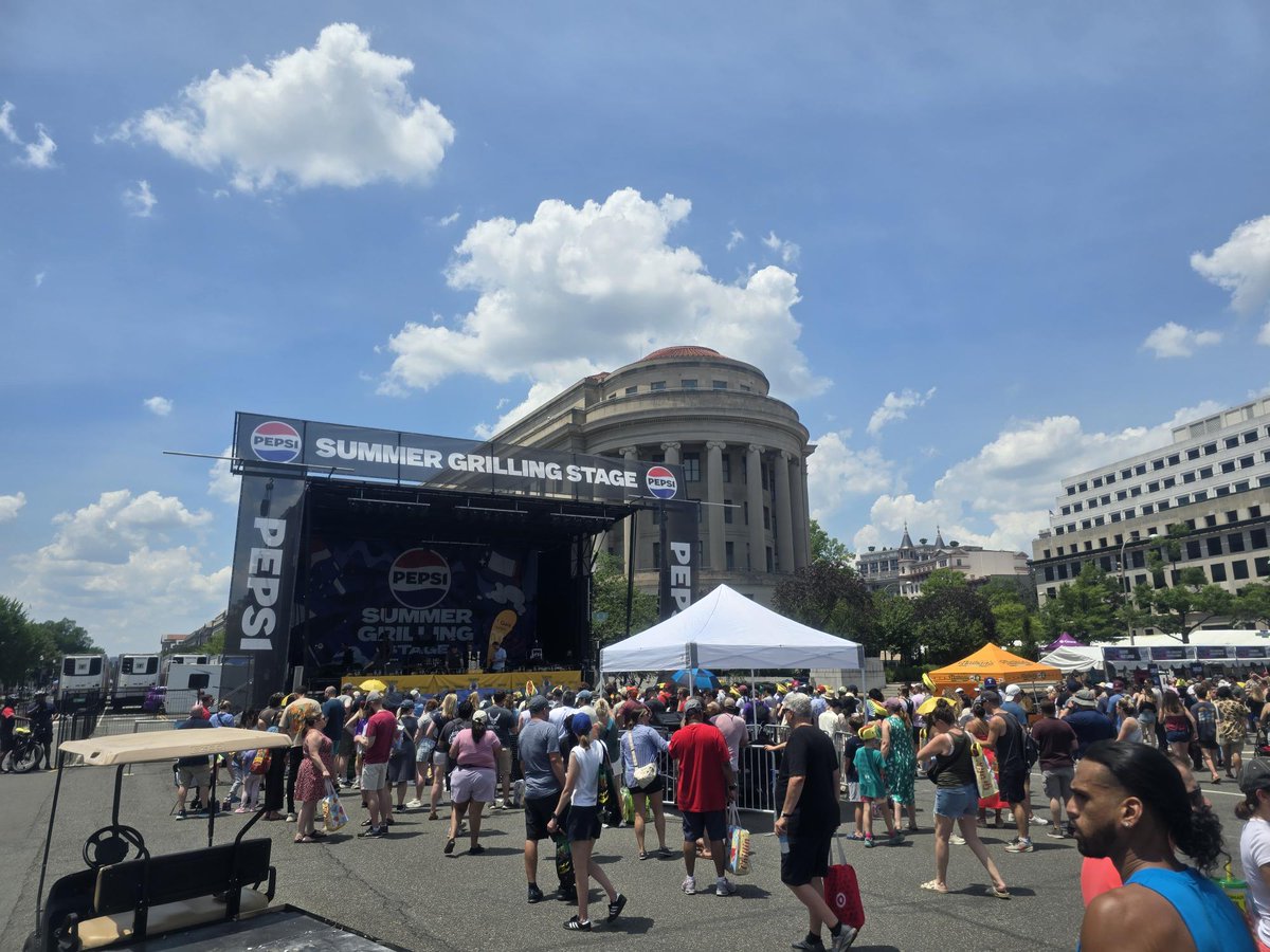 We were proud to support, and be supported by, Giant Food at the 2025 BBQ Battle in D.C.! Our VP Kevin Somerville joined Felis Andrade and President Ira Kress, who shared, “You guys are always supportive, that’s great!”