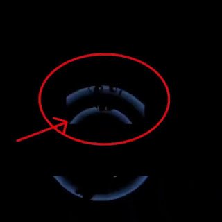 Crazy how nobody is mentioning FRIEND. Like are they not easily the most unnerving part of Deltarune to anyone else? Just this pair of bulging eyes and grin wider than physically possible that just stares at you from dark corners with zero in-game reference to it. Its so creepy