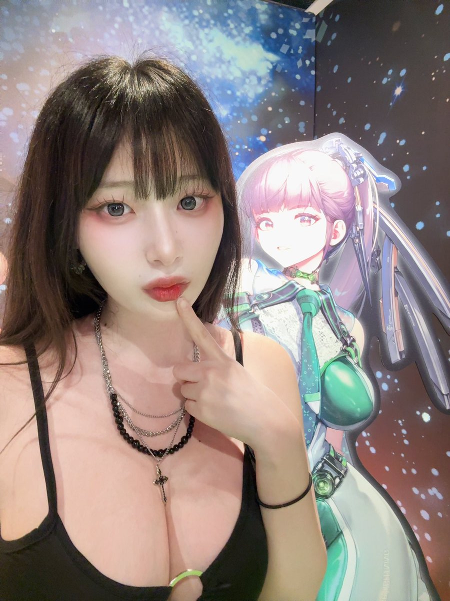 니케 팝업 와서 20만원 특전을 받다.