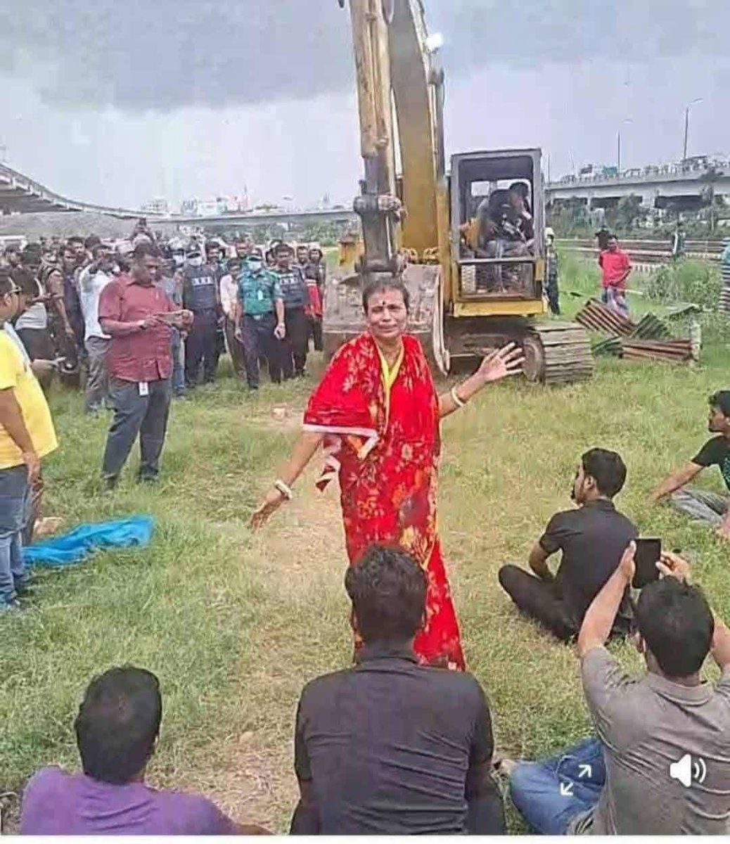 saddamhussainbd's tweet image. No Country for Minorities?
In an outrageous display of state-backed religious persecution, the Yunus-led interim government has bulldozed the Khilkhet Durga Mandir in Dhaka - without any prior notice, on the eve of Rath Yatra, and under pressure from an Islamist mob. The idols…