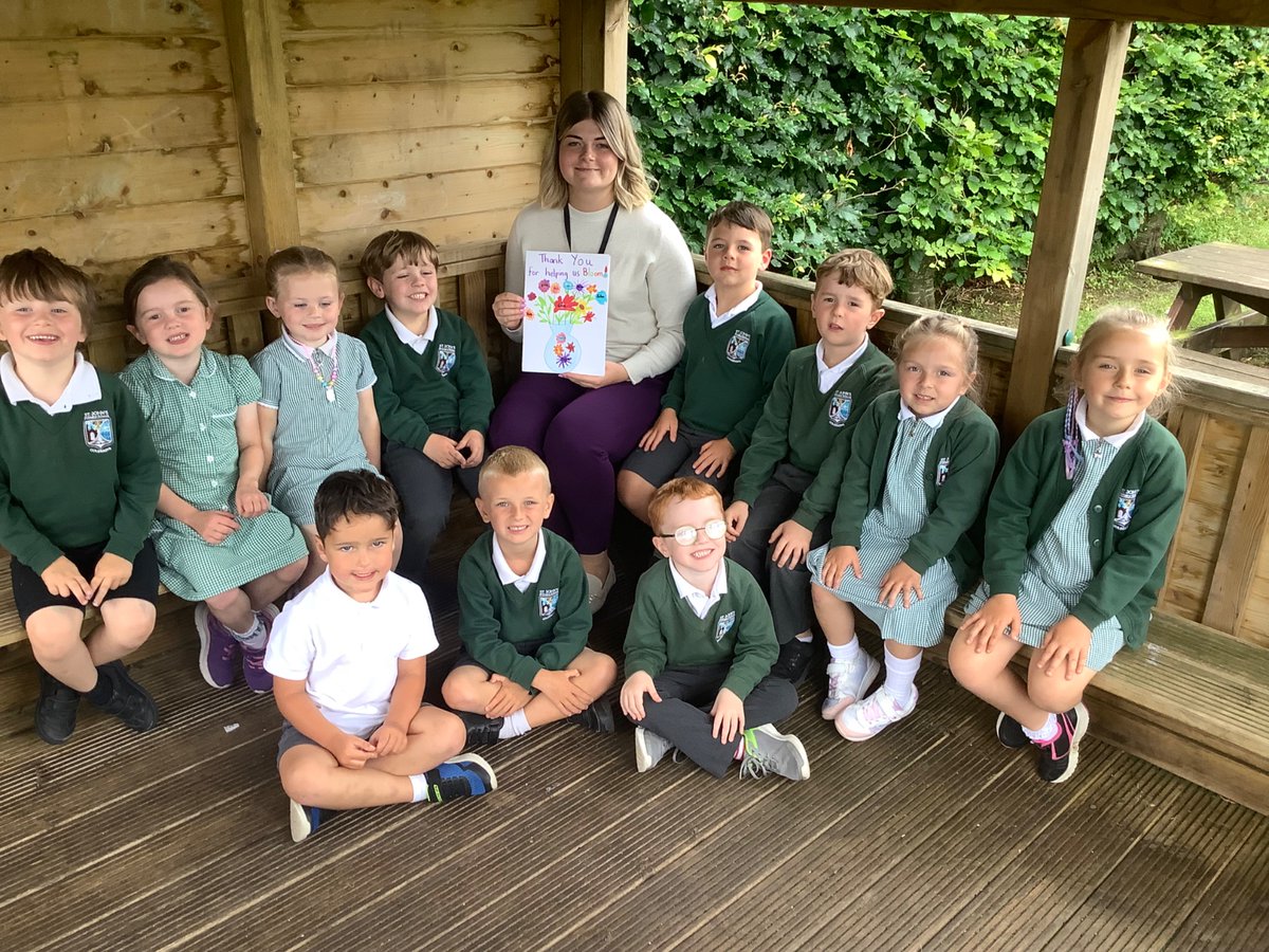 As is customary at this time of year, we say farewell to some members of our staff who have contributed to the life of our school. Thanks to Miss Devine who has enhanced the teaching and learning of our pupils and we wish her safe onward travels! 🗺️ 🛫🇦🇺