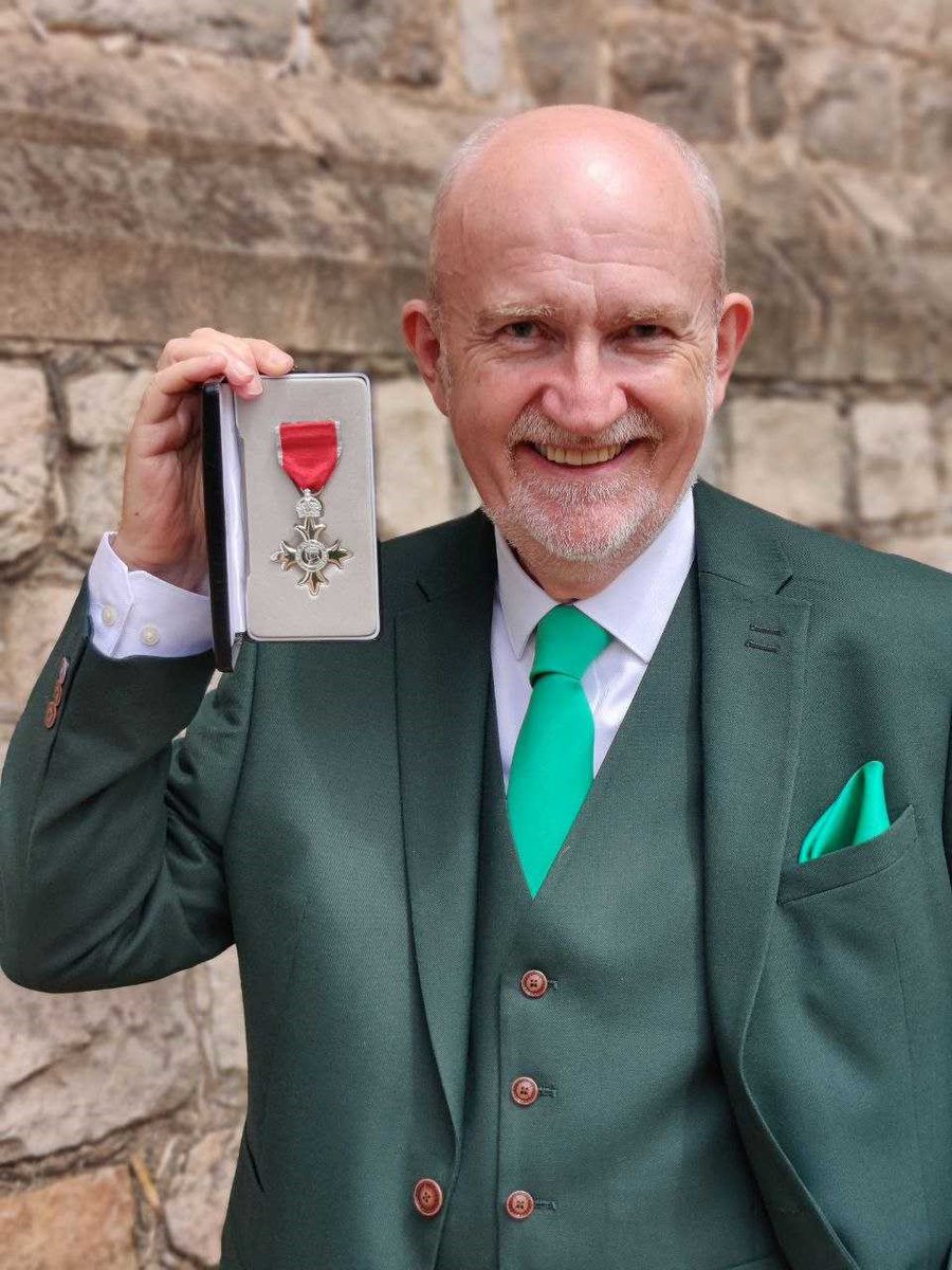 🎖 Our past Chair of Trustees, Stephen Redman, has received his MBE for outstanding service to families of children with cancer. Stephen has been involved with Candlelighters for over 20 years, after losing his son Rocky to cancer in 2001. This recognition is so deserved! 💚