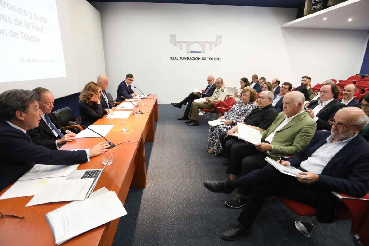 Cátedra del Tajo UCLM-SOLISS (@catedradeltajo) on Twitter photo Felicitamos a Beatriz Larraz, Directora de <a href="/catedradeltajo/">Cátedra del Tajo UCLM-SOLISS</a>, por su nombramiento ayer como miembro del Consejo Asesor de <a href="/fundaciontoledo/">Real Fundación de Toledo</a>.
Enhorabuena. Felicitamos a Beatriz Larraz, Directora de <a href="/catedradeltajo/">Cátedra del Tajo UCLM-SOLISS</a>, por su nombramiento ayer como miembro del Consejo Asesor de <a href="/fundaciontoledo/">Real Fundación de Toledo</a>.
Enhorabuena.