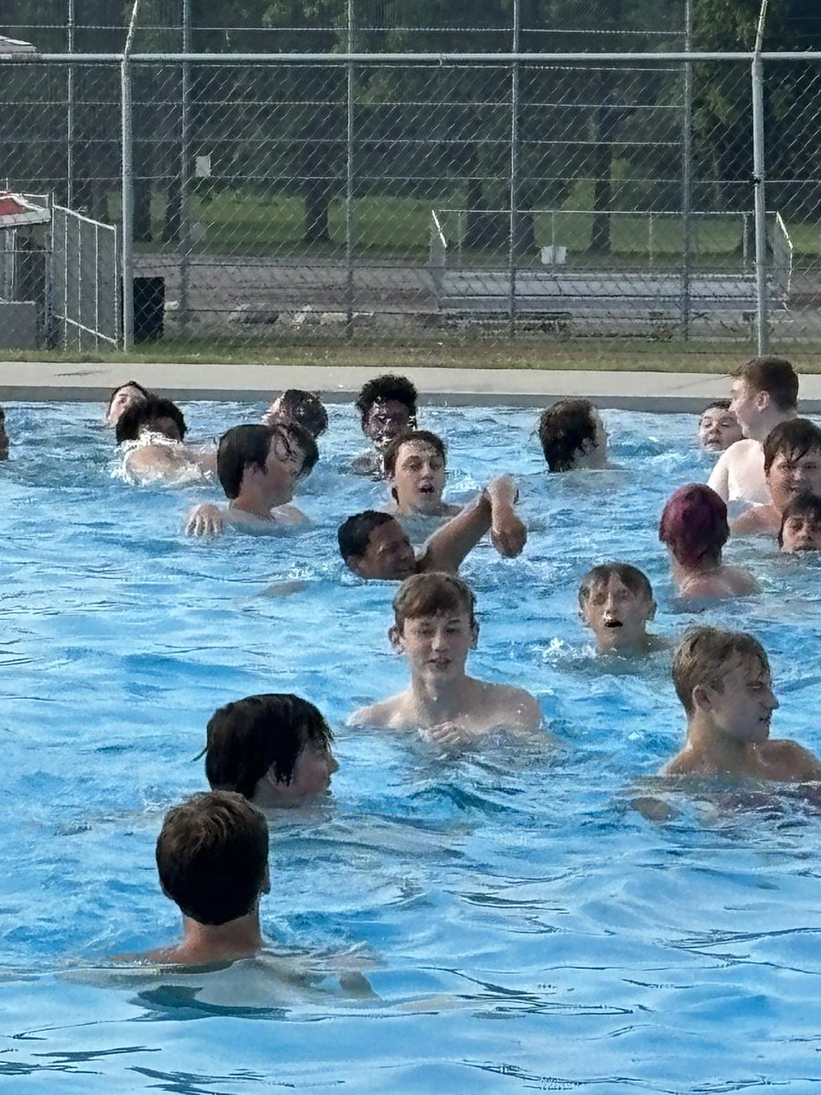 Fridays alternative workout takes us to Aumiller Pool! This was a special request from many athletes. Special thanks to everyone at Aumiller Park and the City of Bucyrus for taking care of our student-athletes!