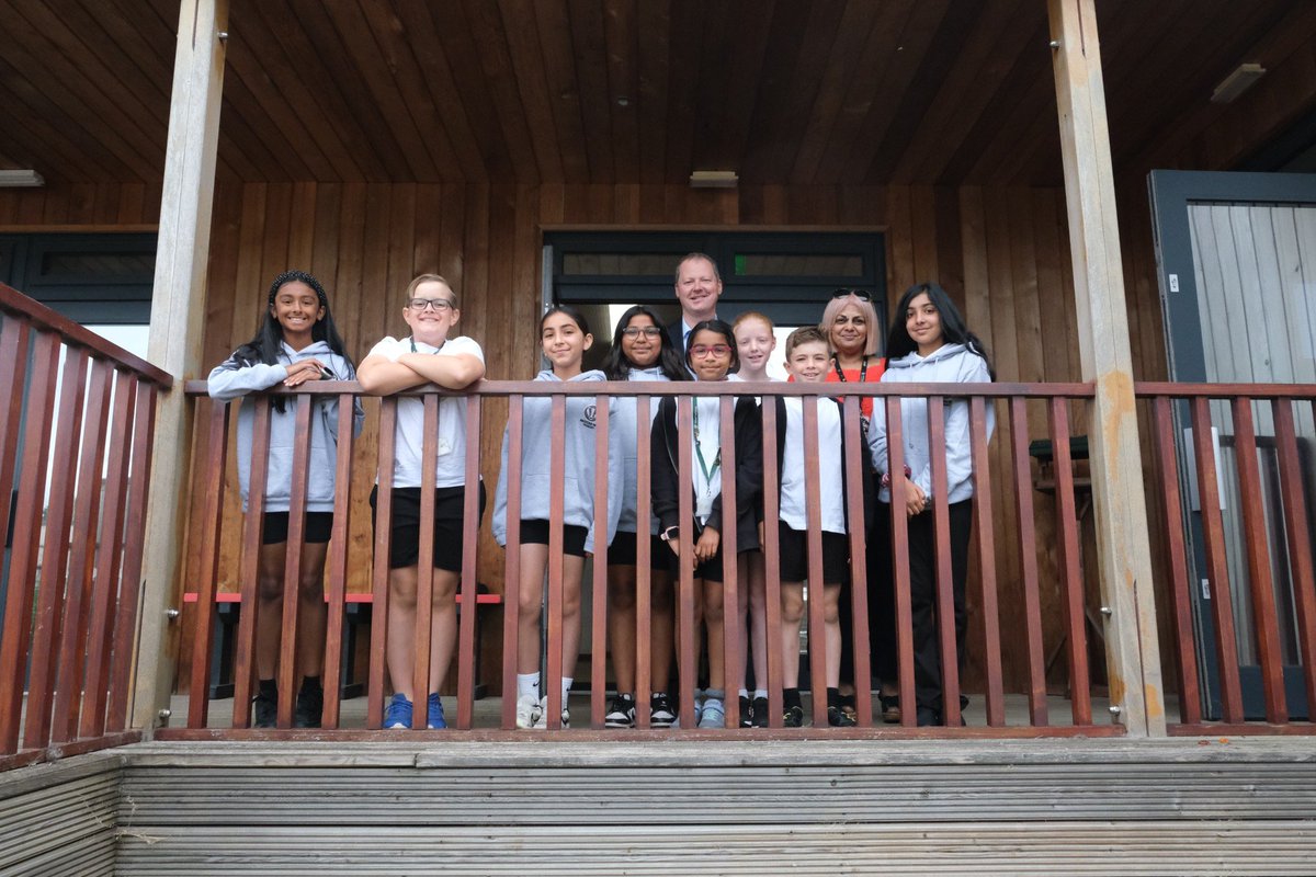 Brocks Hill Primary School (@brockshill) on Twitter photo 🧑⚖️🗳️🏫
It was a real privilege to welcome <a href="/NeilDotObrien/">Neil O'Brien</a> to Brocks Hill Primary School today <a href="/LHTrustLeics/">Lionheart Educational Trust</a> . Our Year 6 pupils and members of the School Parliament asked thoughtful, challenging questions that reflected their growing interest in democracy and public service. 🧑⚖️🗳️🏫
It was a real privilege to welcome <a href="/NeilDotObrien/">Neil O'Brien</a> to Brocks Hill Primary School today <a href="/LHTrustLeics/">Lionheart Educational Trust</a> . Our Year 6 pupils and members of the School Parliament asked thoughtful, challenging questions that reflected their growing interest in democracy and public service.