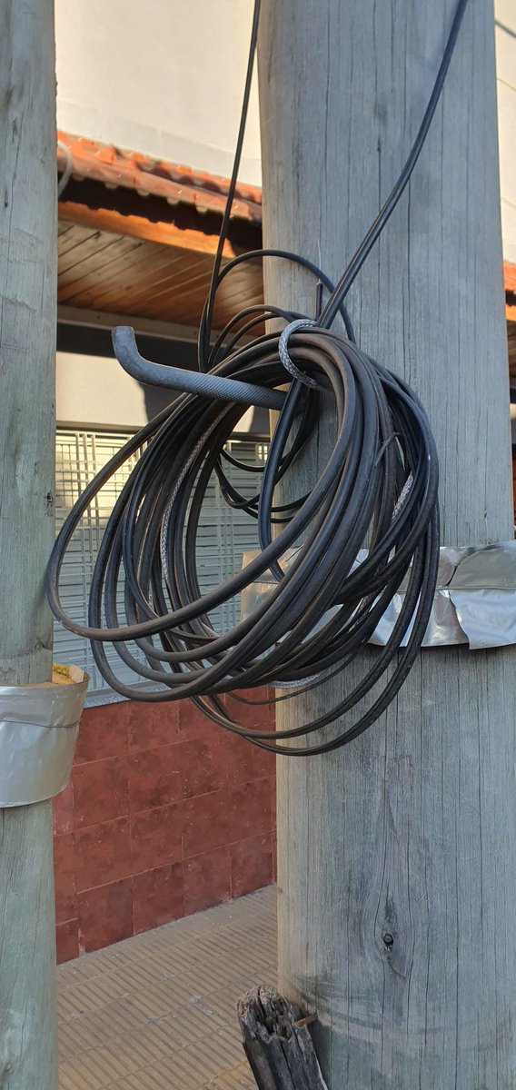 Adrian Gonzalez (@adrian06101985) on Twitter photo Esto es <a href="/TelecentroAr/">Telecentro</a>. Ayer, al instalarle Internet a un vecino, me cortaron el servicio a mí.
Amigos de <a href="/PESCLASICO/">PES CLÁSICO</a>, la actualización prevista para este finde se va a demorar por este problemita. La visita técnica recién sería la semana que viene. ¡Una vergüenza! Esto es <a href="/TelecentroAr/">Telecentro</a>. Ayer, al instalarle Internet a un vecino, me cortaron el servicio a mí.
Amigos de <a href="/PESCLASICO/">PES CLÁSICO</a>, la actualización prevista para este finde se va a demorar por este problemita. La visita técnica recién sería la semana que viene. ¡Una vergüenza!