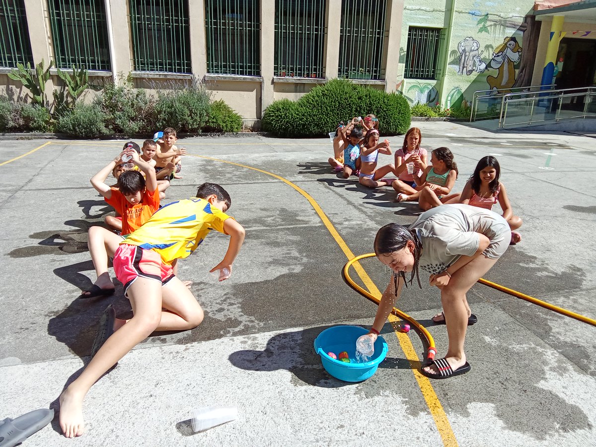 🏴‍☠️ ¡Esta semana han comenzado nuestros campamentos Piratas de las Islas Perdidas!
🏫📸 Estamos en muchos coles y aquí va una pequeña muestra. Bailes, manualidades, agua y diversión asegurada 💃🎨💦 ¡Y esto acaba de empezar! 🙌 #CampamentosActiva #Verano #Activa #NosGustaEducar