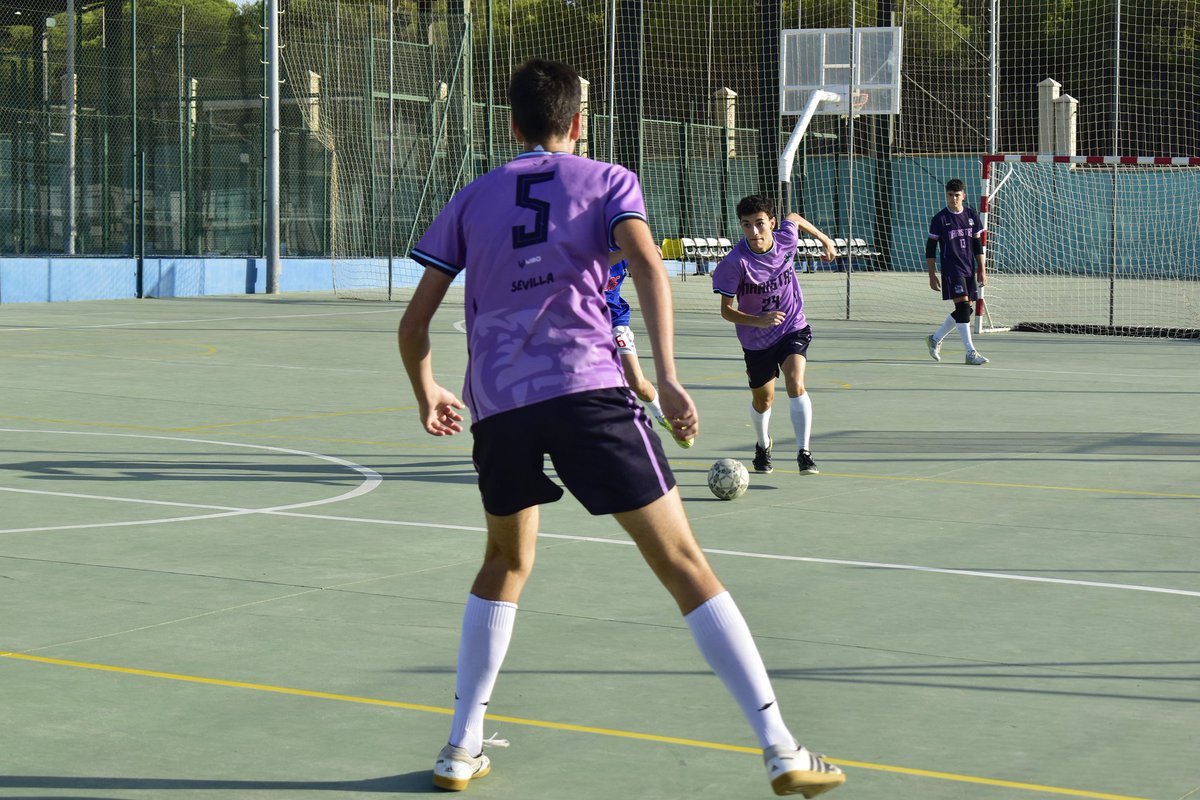 💥NOTICIA

¡Clasificaciones actualizadas!

Ya conocemos algunos de los equipos que mañana disputarán las semifinales de la categoría Cadete de los #JuegosEMDE2025

⬇️ Clasificación: eusebiomillan.com/clasificacione…

#deportescolar

<a href="/Torremolinos_On/">Torremolinos Informa</a> 
<a href="/mcyadra/">Mc Yadra</a>