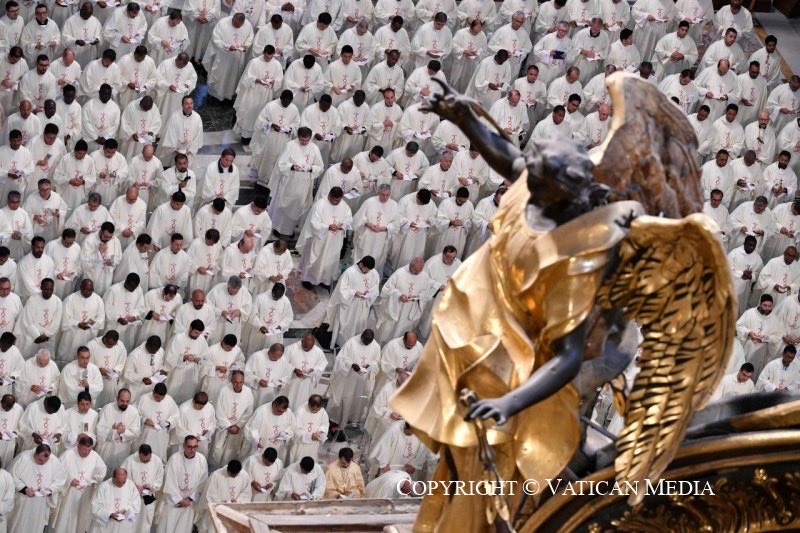 Mgr Matthieu Rougé (@mgrmrouge) on Twitter photo Du #jubilé des prêtres d’Ile-de-France à <a href="/notredameparis/">Cathédrale Notre-Dame de Paris</a> à celui de l’Eglise universelle à Rome! <a href="/Pontifex/">Pope Leo XIV</a> : « Je vous invite donc à renouveler aujourd'hui, devant le Cœur du Christ, votre « oui » à Dieu et à son peuple saint. » <a href="/Evange_it/">Evangelizatio it</a> #iubilaeum2025 Du #jubilé des prêtres d’Ile-de-France à <a href="/notredameparis/">Cathédrale Notre-Dame de Paris</a> à celui de l’Eglise universelle à Rome! <a href="/Pontifex/">Pope Leo XIV</a> : « Je vous invite donc à renouveler aujourd'hui, devant le Cœur du Christ, votre « oui » à Dieu et à son peuple saint. » <a href="/Evange_it/">Evangelizatio it</a> #iubilaeum2025