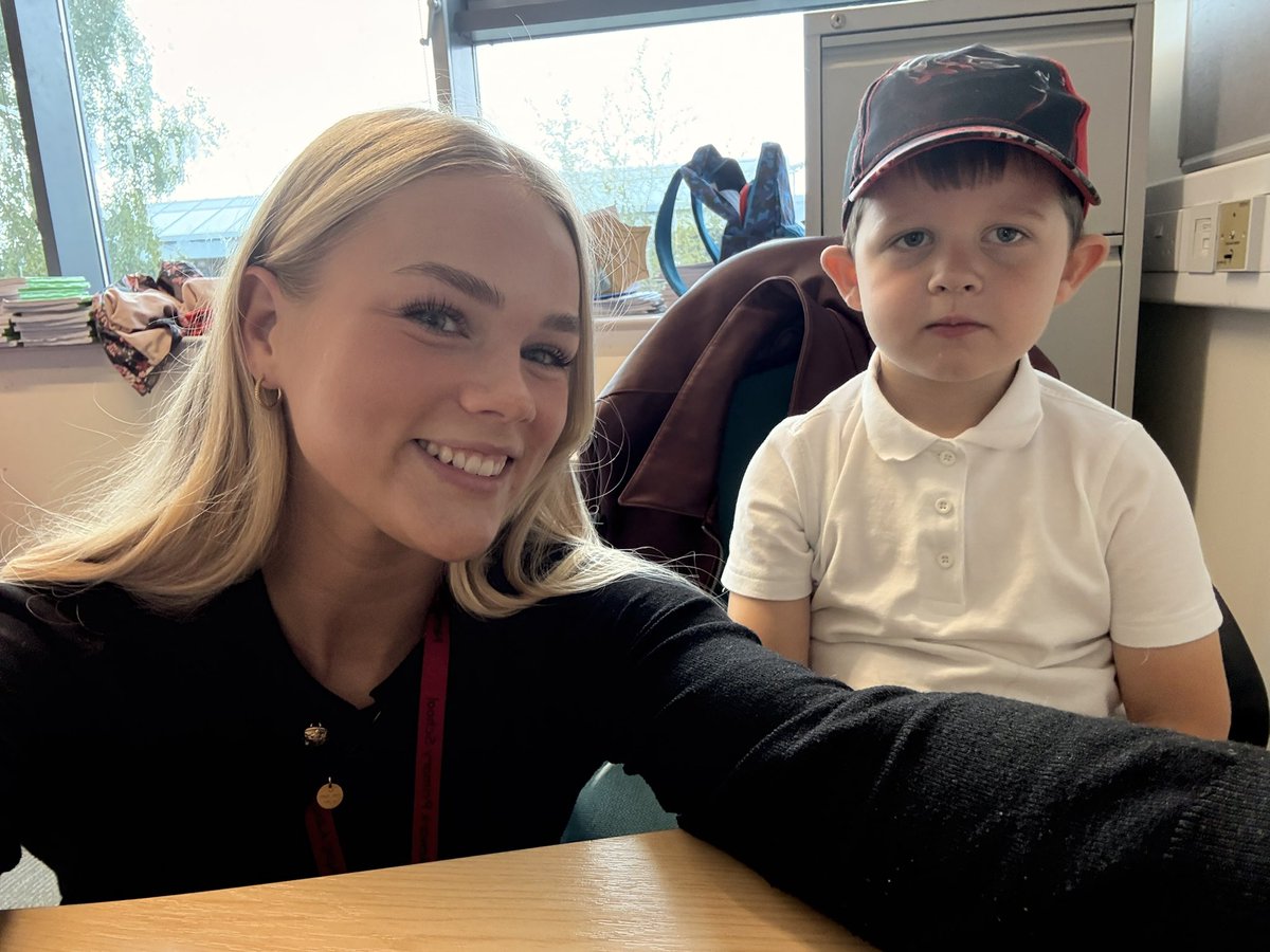 Miss Rodgers and P2b Newark Primary tweet media