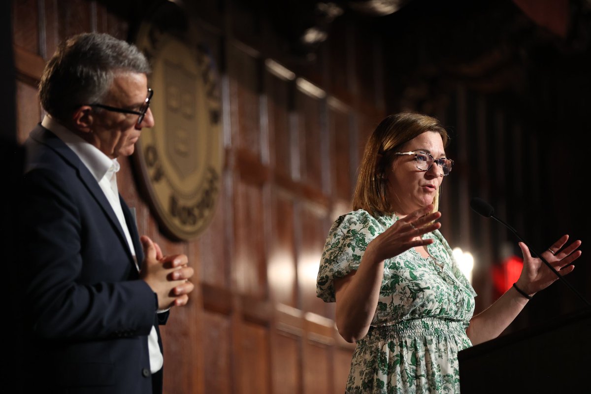 A vital session on patient navigation in neuro-oncology, presented by Dr. Ephraim Hochberg &amp; Meg Caldwell, RN, MBE. #PatientCenteredCare #CTNS #MGBCTNS