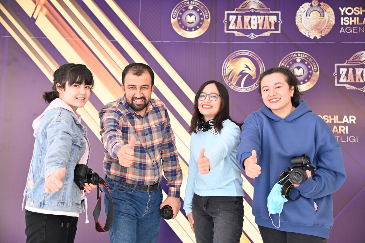 Ustozim Husniddin Ato bugun “Oltin qalam”ning “Eng yaxshi fotoreportaj” nominatsiyasida sovrindor boʻldilar. Man va bir necha oʻnlab shogirdlarni fotojurnalistika sohasiga tetapoya qildirib olib kirgan ustozim, bundan-da yuksak yutuqlarga munosibsiz!
