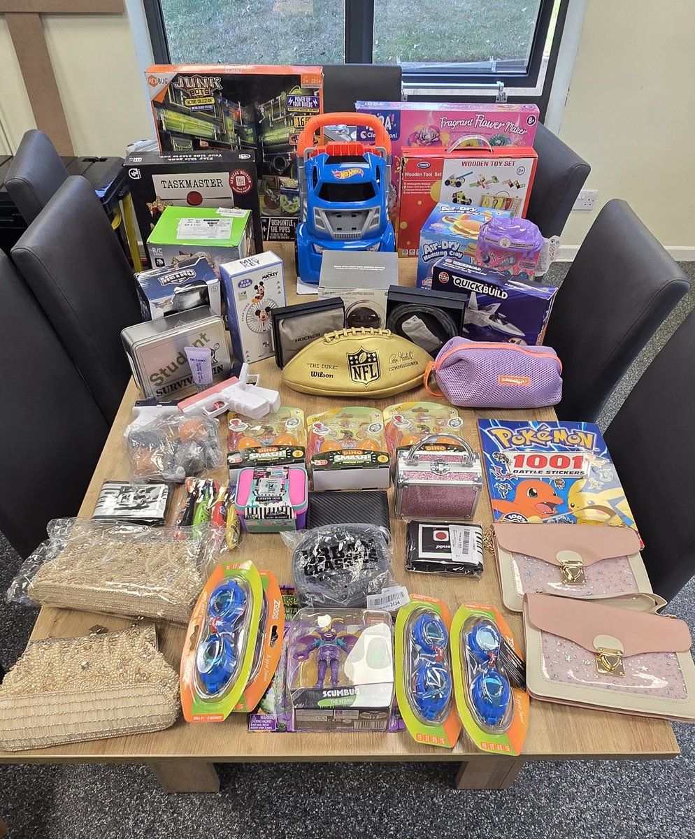 A huge thank you to <a href="/MickAmos9/">Mick Amos</a> for donating some fabulous prizes as a volunteer at Wakefield Street Kitchen. They will be used at our annual Alverfest next month for our tombola ☺️