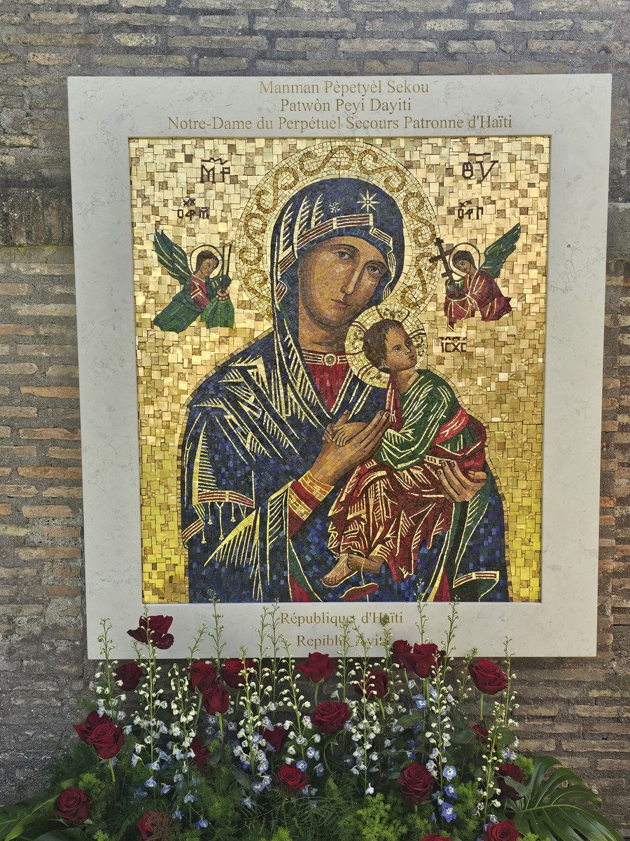 Ce 27 juin 2025, jour de la fête de Notre-Dame du Perpétuel Secours, Patronne d'Haïti, une effigie à son image a été dévoilée dans les jardins du Vatican par le Cardinal Secrétaire d'État du Saint-Siège Pietro Parolin, par Révérende Sœur Raffaella Petrini, Président du
