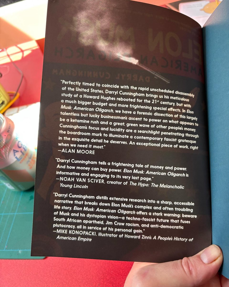 AcmeDarryl's tweet image. Finally got my hands on a copy of the English language edition of my book on Musk. Check out the Alan Moore quote. Pre-order now from all good books shops.