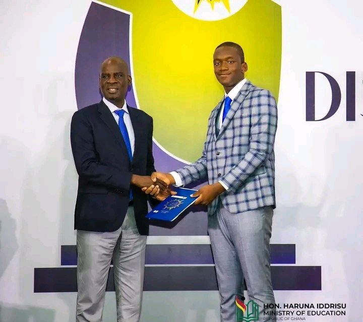 Yesterday, I had the distinct honour of attending the 2024 WAEC Distinction Award Ceremony for WASSCE candidates, organised by the West African Examination Council (WAEC).
It was a remarkable privilege to celebrate these exceptional young men and women who represent the country.