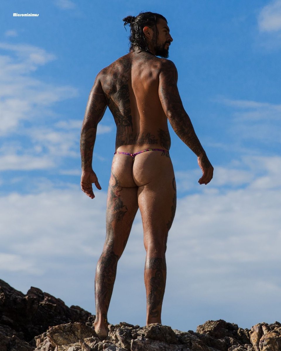 Minimal coverage. Maximum impact.

Microminimus men, your moment has arrived. 😎🍑 
shop.microminimus.com/buy/mens-big-s… 

#Microminimus #MensBigSummer #MensWear