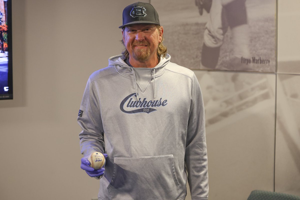 Last week it was Jered Weaver and this week it’s Jeff. He was always great to me when we were together at the Dodgers and he’s holding a ball I probably had him sign back in 2008 when the brothers faced off in the big leagues. 

His former Yankee teammate Jason Giambi here today!