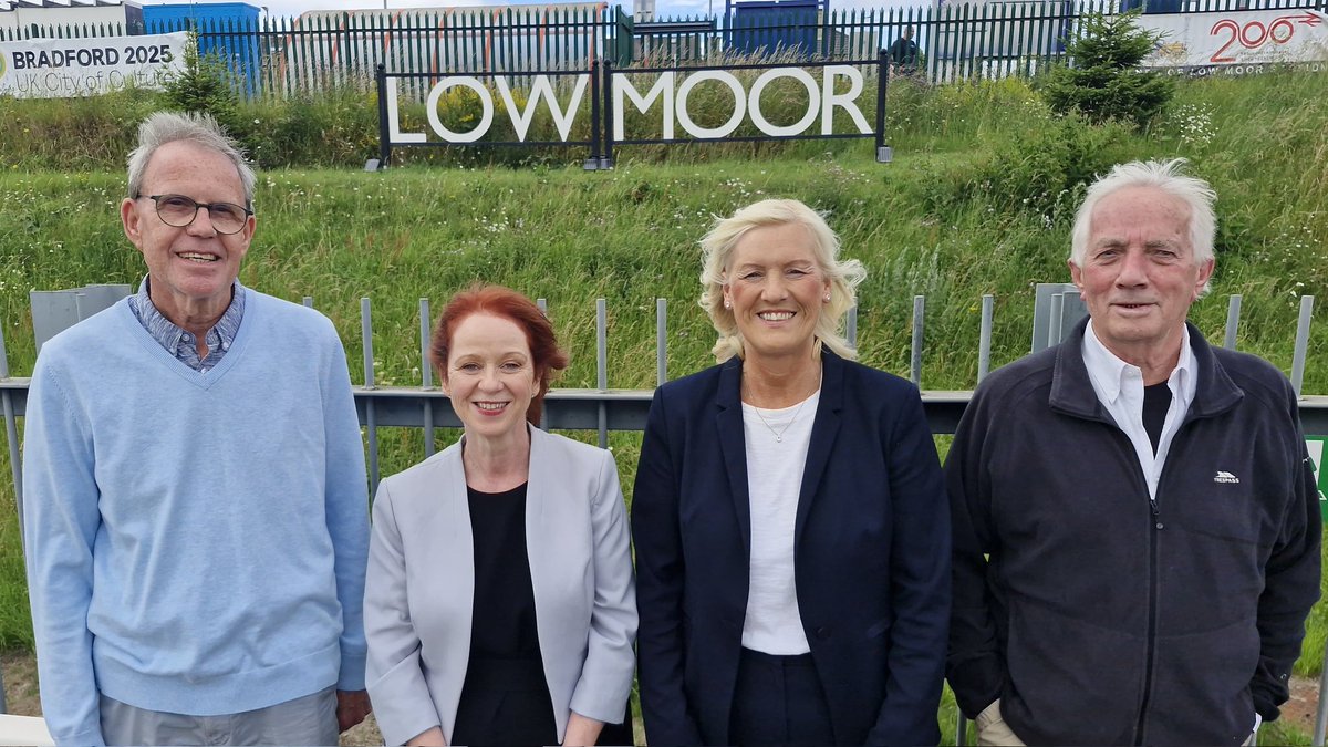 Great to meet with Stephen, Michelle and Jim from Friends Of Low Moor Station to hear about their ambitions for the station.

Low Moor Station is a fantastic asset and I support the vision of more frequent services serving the area.