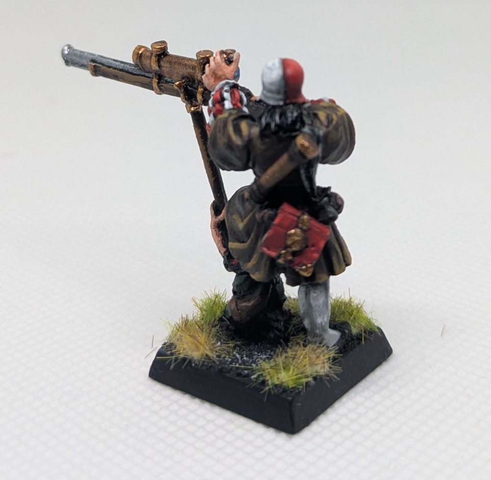 Duffman88mm's tweet photo. Maestro Ingeniero Imperial. El "muchacho" en el suelo que sujeta el rifle creo que le da un toque mucho más oscuro a esta miniatura de lo que parece en un principio.

#Wahammer
#WarhammerCommunity 
#r4troescalada
#TOWSpanish https://t.co/PO7oWfAWKG