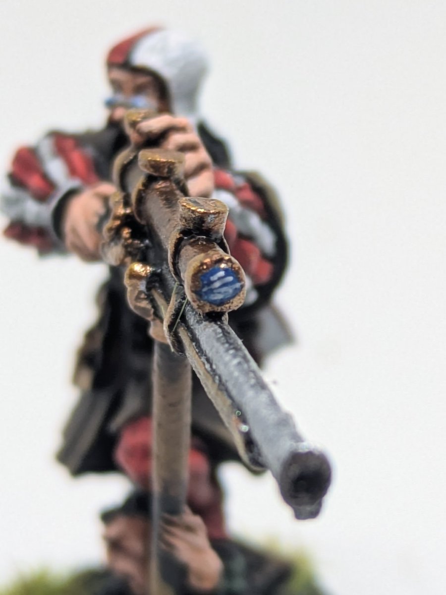 Duffman88mm's tweet photo. Maestro Ingeniero Imperial. El "muchacho" en el suelo que sujeta el rifle creo que le da un toque mucho más oscuro a esta miniatura de lo que parece en un principio.

#Wahammer
#WarhammerCommunity 
#r4troescalada
#TOWSpanish https://t.co/PO7oWfAWKG