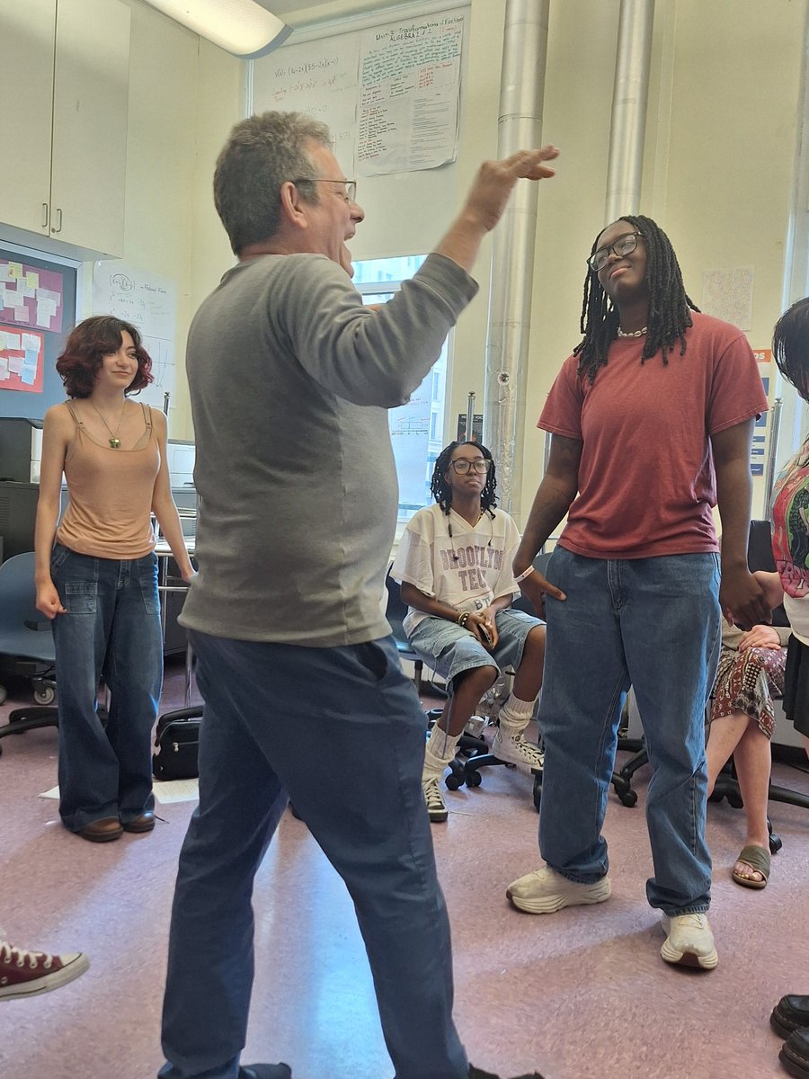 HousesontheMoon's tweet image. “Considering how the bigger goal is to have more queer history in school curriculums, it’s amazing that the step we’re taking is through art. Art touches people, it’s how we communicate as humans. It’s queer art & it’s queer education”-Ambar & Orion, HOTM Student Partners (1/3).