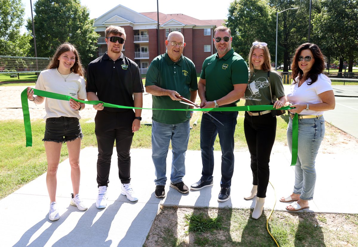 Arkansas Tech University dedicated the Clary Pickleball Courts on its Russellville campus with a ribbon cutting ceremony on Friday, June 27.

Read more: arkansastechnews.com/clary-pickleba…