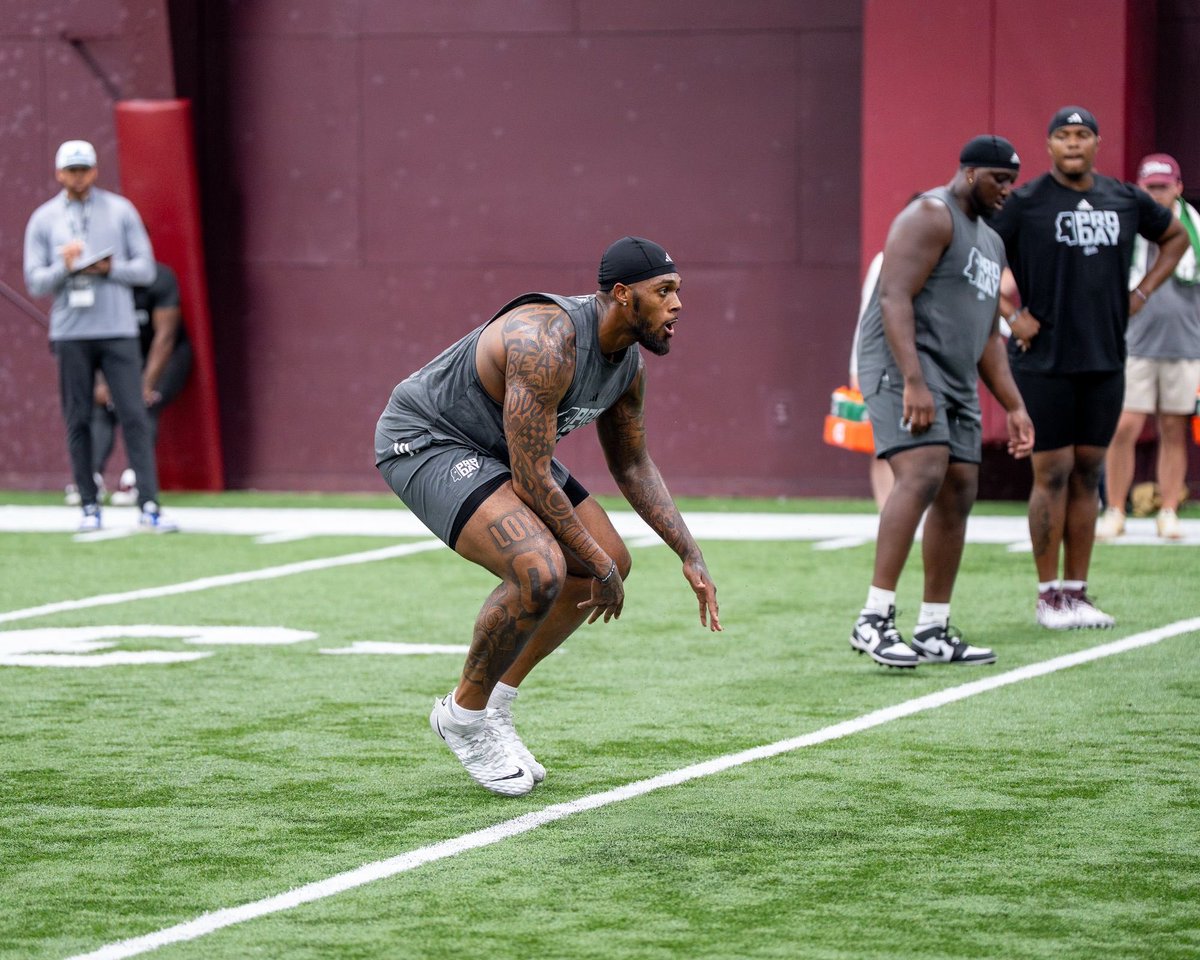 JimmyBellJr15's tweet image. NO regrets .. NO doubts… I can play in the NFL and keep up with the best 💯💯💯 STAMP IT 🤞🏾 ALL I NEED IS A CHANCE … 🙏🏾