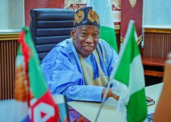 ambayama's tweet photo. The National Chairman of the ruling All Progressives Congress, Abdullahi Ganduje, has stepped down from his position.

A source within the APC national headquarters, who does not want his name mentioned in print because he is not authorised to speak on the matter. https://t.co/Jst2eMpI2z