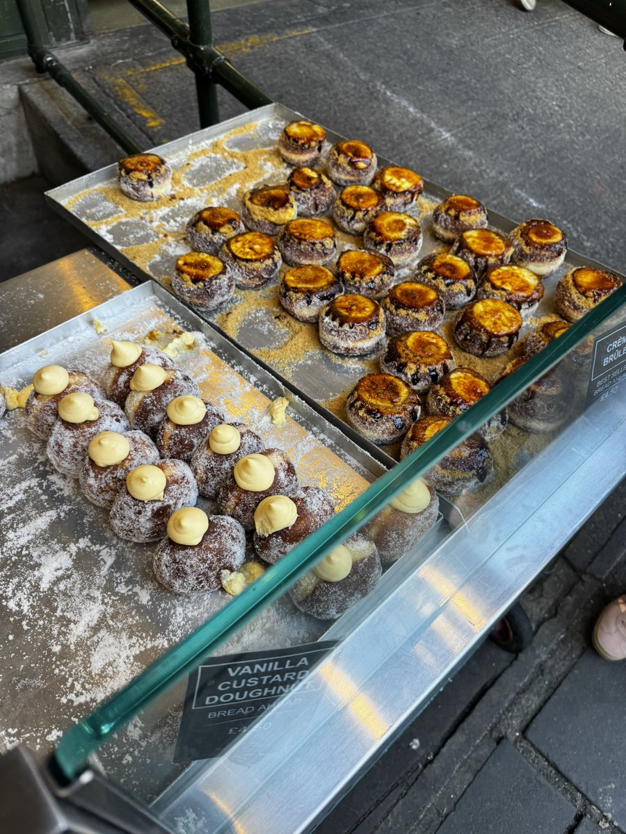 <a href="/xxraeted/">rae</a> Go to the Borough Market, they have great fish and chips, sandwiches and donuts too , the black pig also has phenomenal slow cooked pork sandwiches.