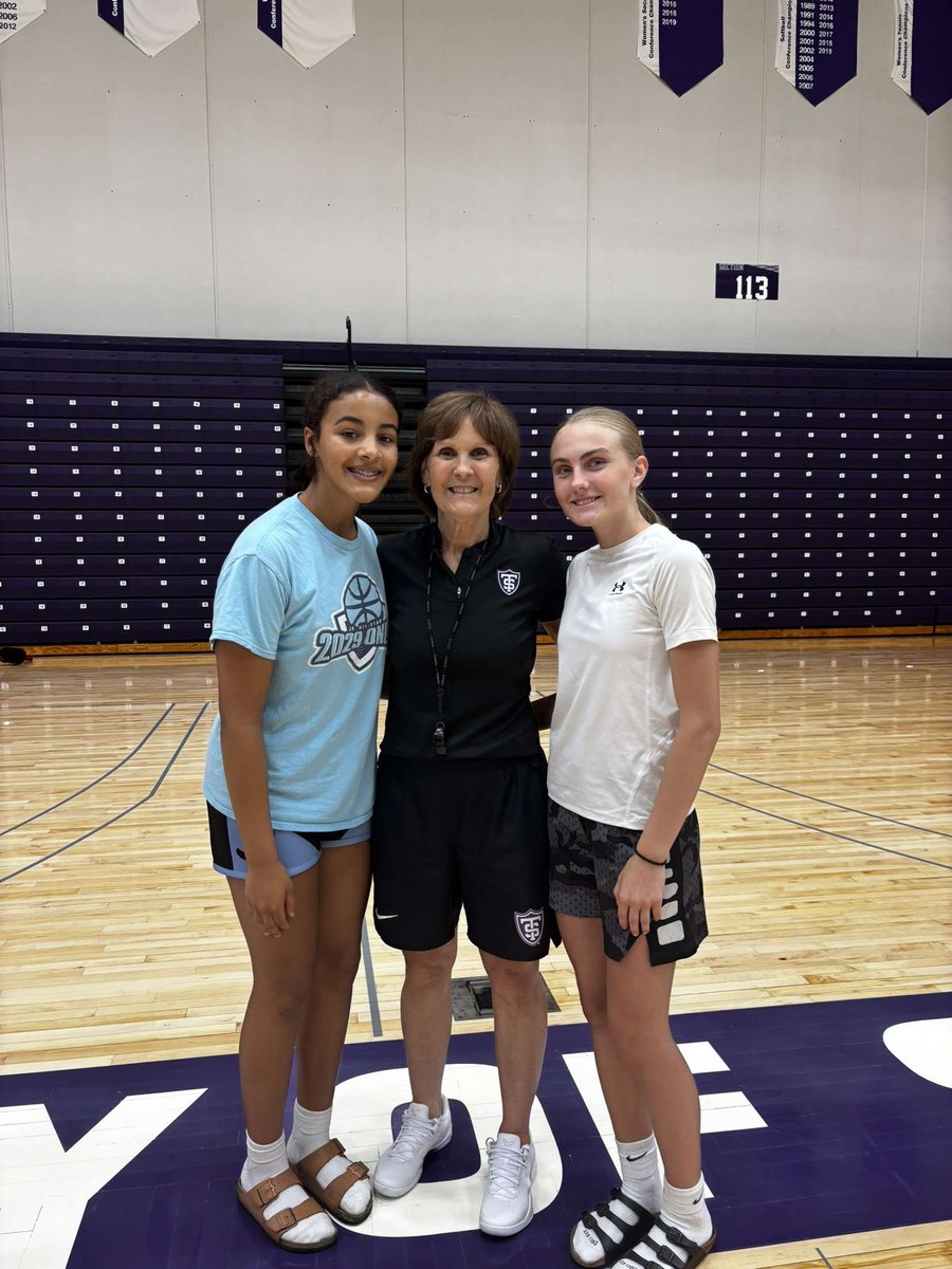 Thomas4Farrah's tweet image. I had a great time at @TommieWBBall Elite Basketball Camp! I got to compete and learn from some great coaches and players! 
Thankyou @CoachSinn

@MinnesotaFury @PGHMinnesota @JrAllStarMN @saloshowcase @Coachosuchukwu