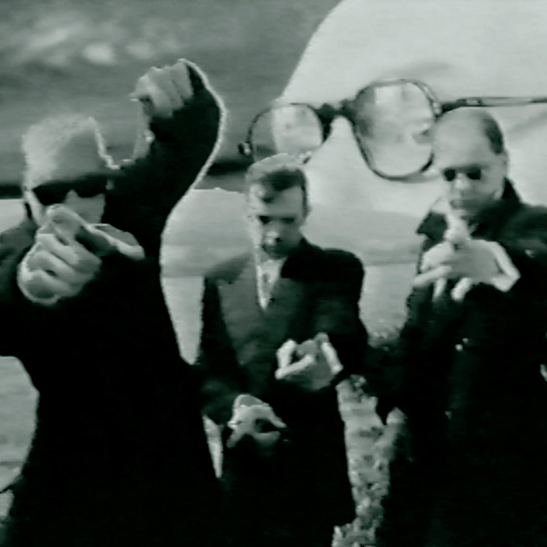 1985 was a very, very busy year for us. Forty years ago this week, were were just back from three brilliant days in Newcastle, filming 'The Bushes Scream...' for Channel 4's 'The Tube'.
youtube.com/playlist?list=…

#postpunk #indiemusic #alternativerock