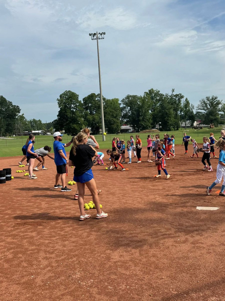 Kaylee Dunn (@kayleedunn22) on Twitter photo So thankful <a href="/GilesMarlie/">Marlie Giles</a> and <a href="/avandagriff12/">audrey vandagriff</a> for allowing me to help with your softball camp. I had a blast helping shape the younger generation.
<a href="/ExtraInningSB/">EXTRA INNING SOFTBALL</a> <a href="/ForceSouthern/">Southern Force 18U National - Palmer</a> <a href="/LegacyLegendsS1/">Legacy & Legends Softball</a> <a href="/LineDsoftball/">Line Drive Media</a> So thankful <a href="/GilesMarlie/">Marlie Giles</a> and <a href="/avandagriff12/">audrey vandagriff</a> for allowing me to help with your softball camp. I had a blast helping shape the younger generation.
<a href="/ExtraInningSB/">EXTRA INNING SOFTBALL</a> <a href="/ForceSouthern/">Southern Force 18U National - Palmer</a> <a href="/LegacyLegendsS1/">Legacy & Legends Softball</a> <a href="/LineDsoftball/">Line Drive Media</a>